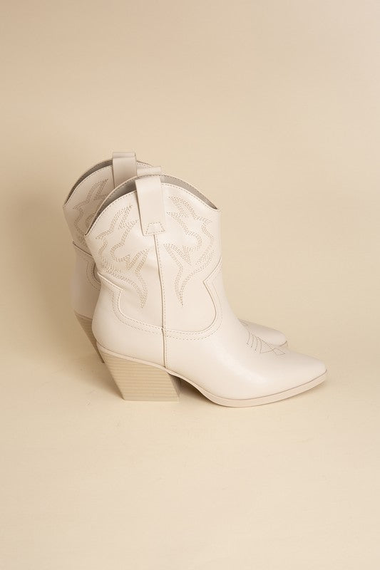 Dalton cowgirl boots (black and bone)